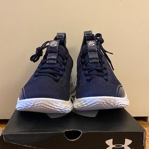 BRAND NEW Under Armour Curry Flow 8 Basketball Shoes. Mens size 6.5
